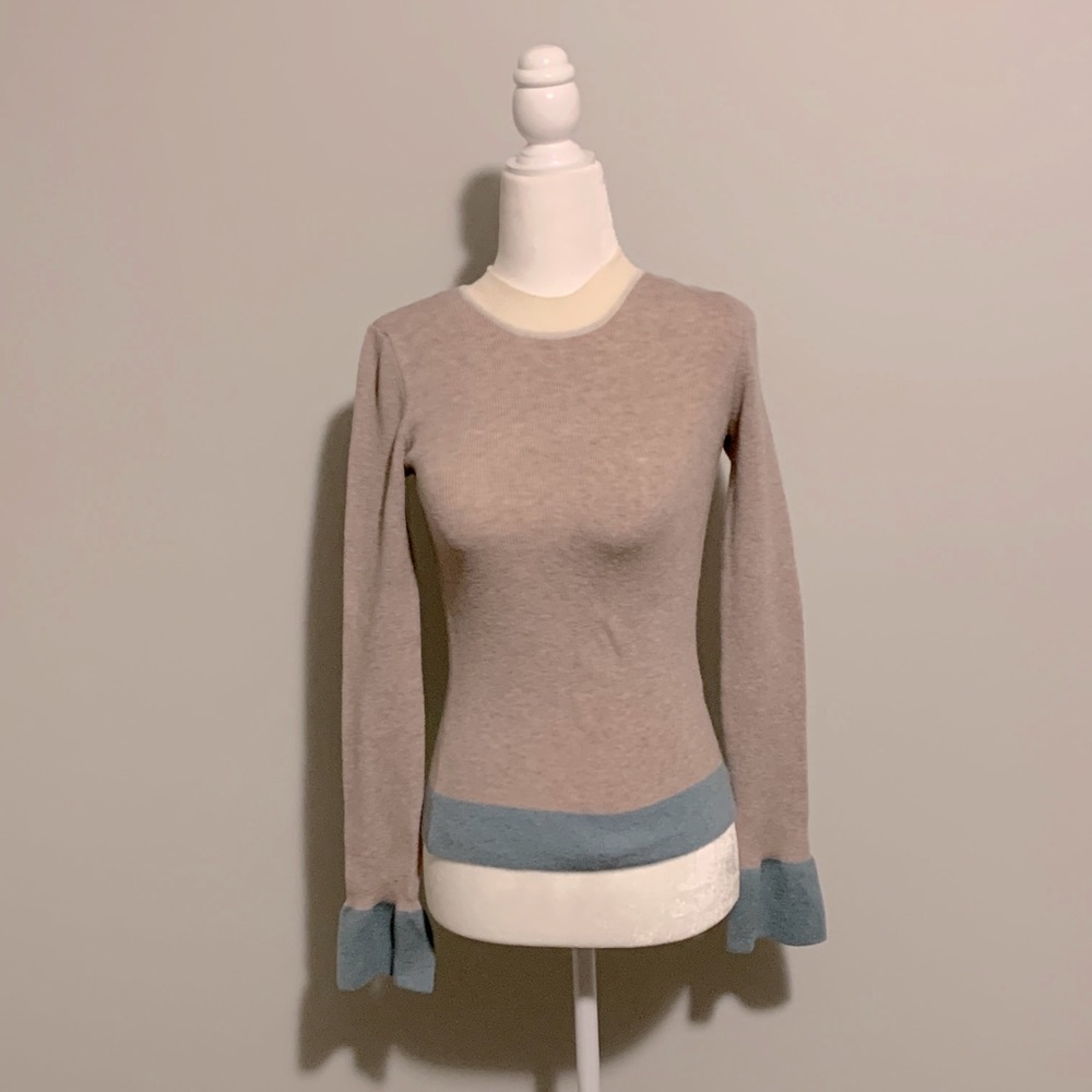 sweater - Picture 3 of 3